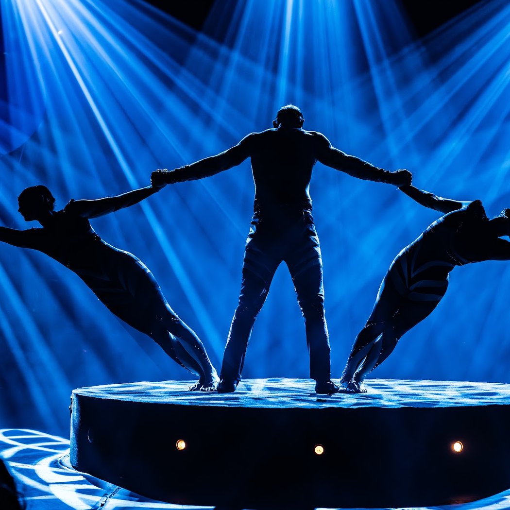 National Palace Cabaret Cirque 3